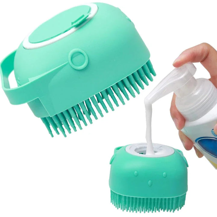 🛁 מברשת רחצה מסיליקון רך – עיסוי מושלם לכלב ולחתול + מיכל סבון מובנה (80 מ"ל)