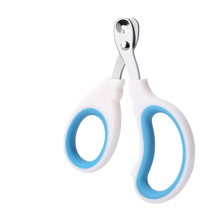 קוצץ ציפורניים מודולרי ונוח.